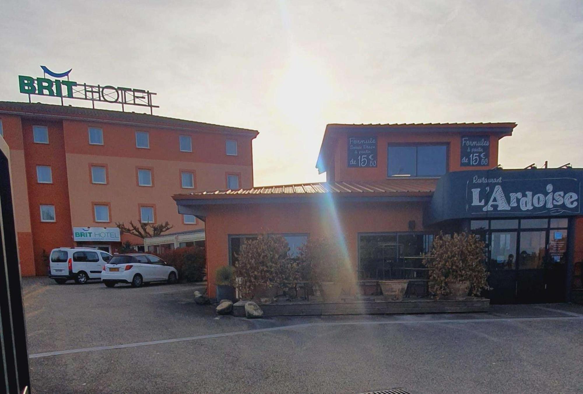Brit Hotel Confort Montauban Bagian luar foto