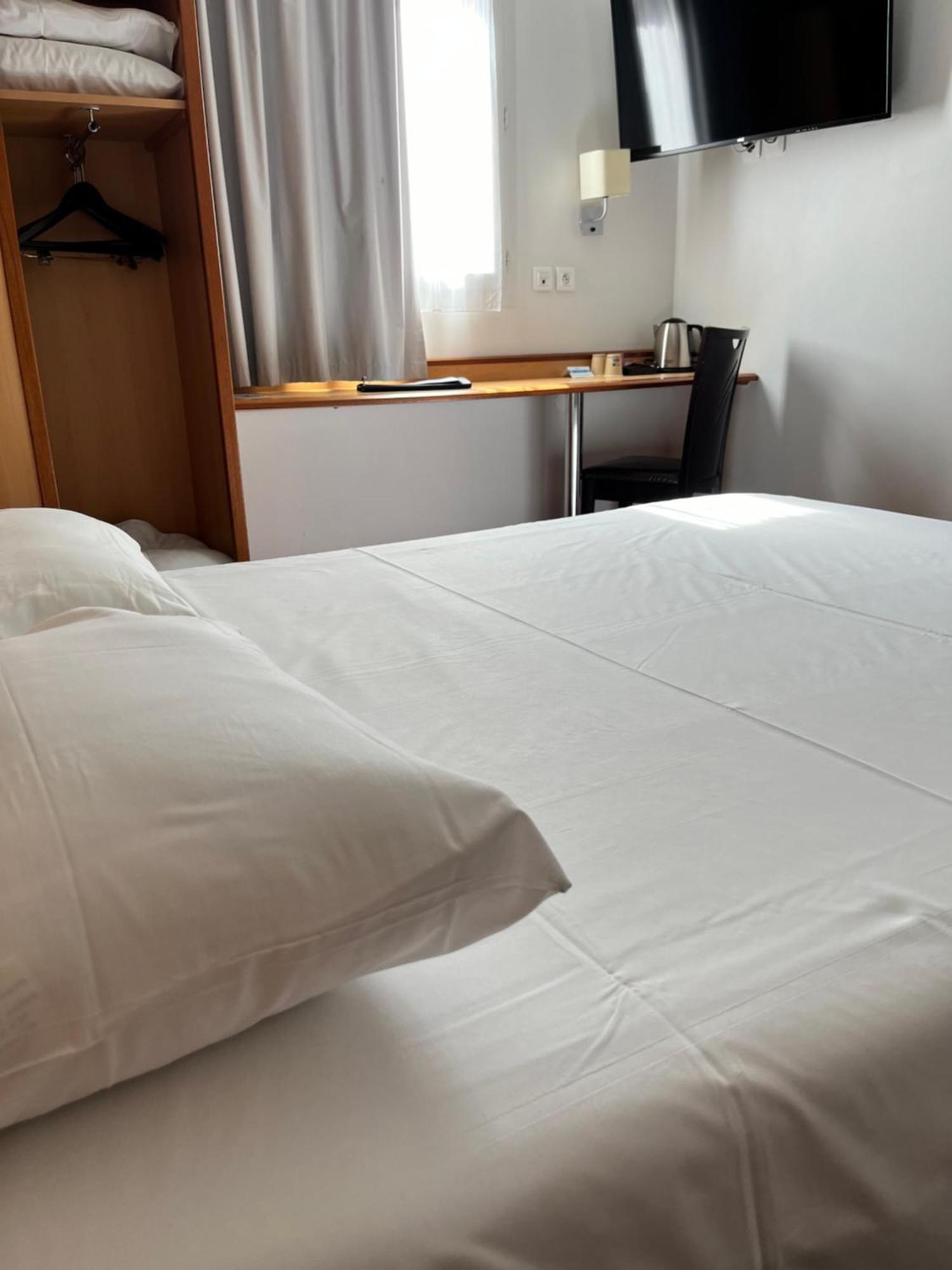 Brit Hotel Confort Montauban Bagian luar foto