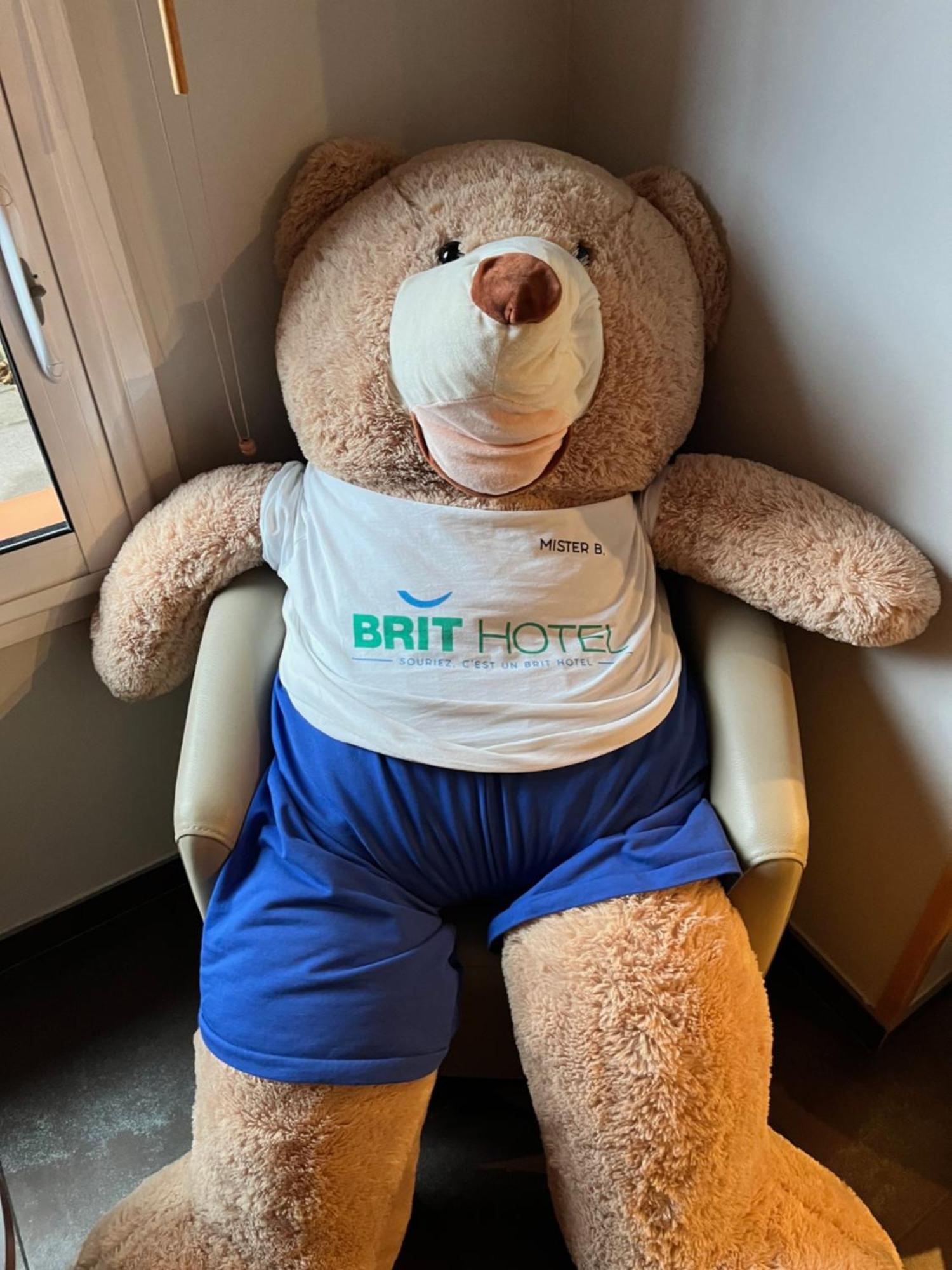 Brit Hotel Confort Montauban Bagian luar foto