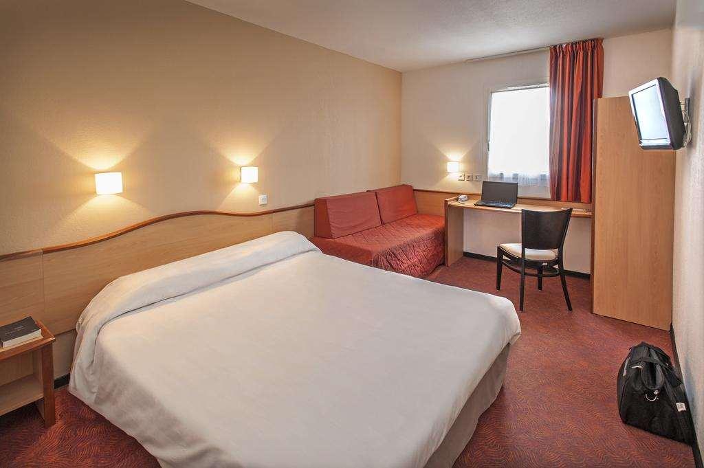 Brit Hotel Confort Montauban Ruang foto