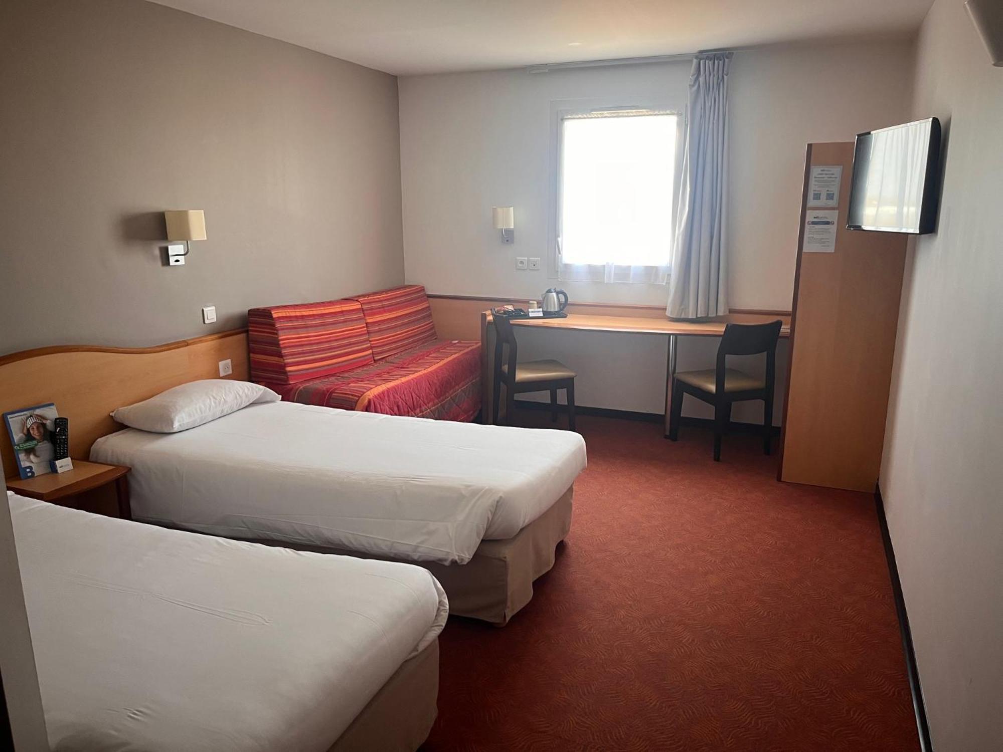Brit Hotel Confort Montauban Bagian luar foto