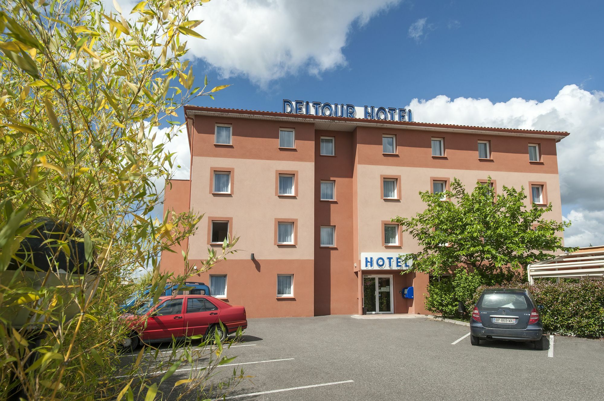 Brit Hotel Confort Montauban Bagian luar foto