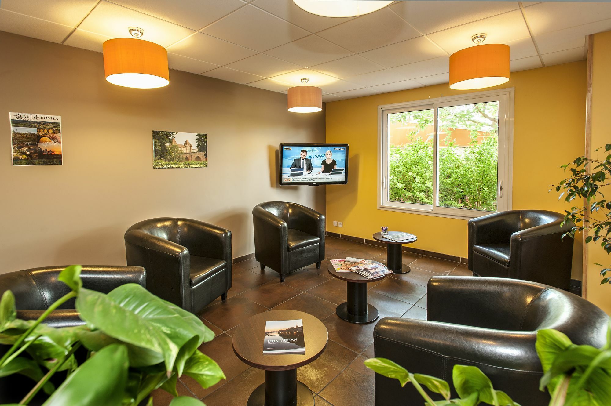 Brit Hotel Confort Montauban Bagian luar foto